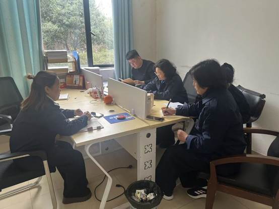 6052f5ca9fa39a2fb732e80a1b461094